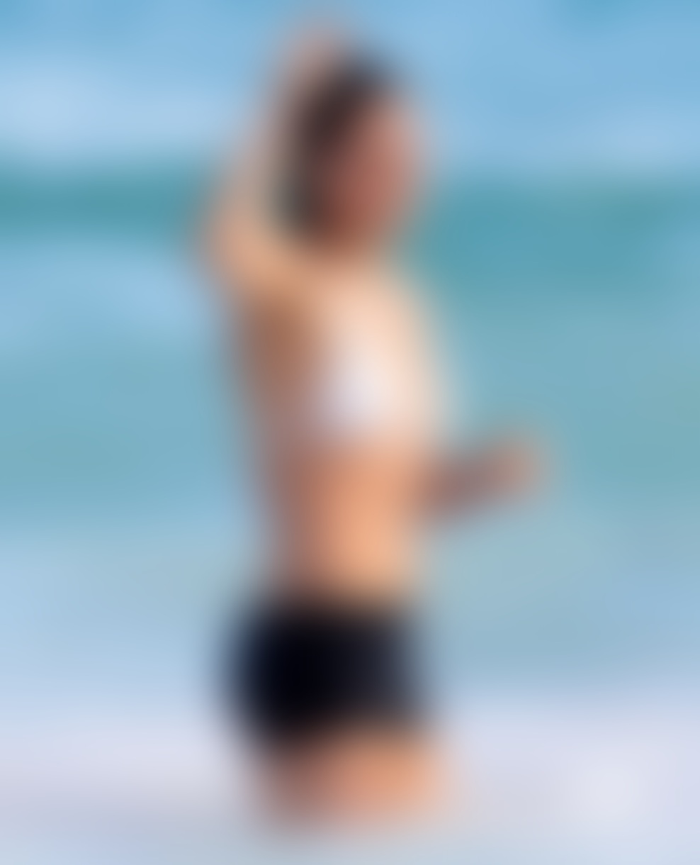 Michelle Rodriguez na Instagramu nalašč draži s kosmatimi pazduhami