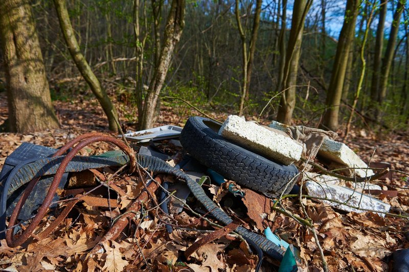 Portal Pod črto z alarmantnim poročilom o slovenskih odlagališčih odpadkov (foto: profimedia)