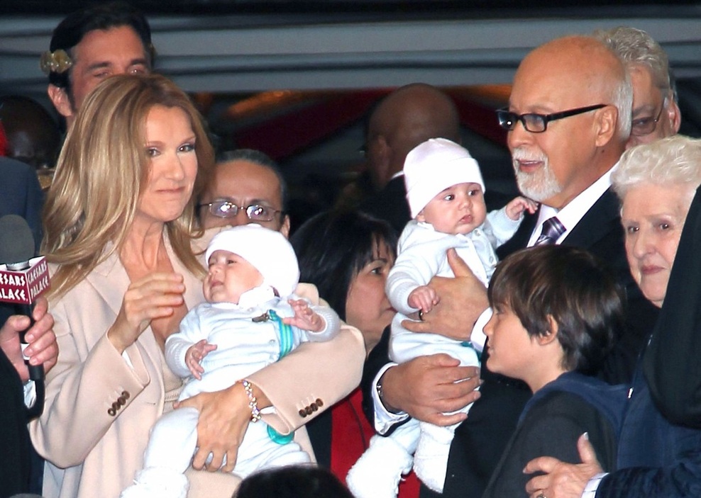 Celine Dion in Rene Angelil sta se spoznala, ko je bilo Celine komaj 12 let, ko je njen brat Reneju poslal Celinin posnetek in jo je Rene želel spoznati. Ker je bila razlika v letih tako velika (kar 26 let) sta svojo ljubezen dolgo skrivala. A Celine se je vanj zaljubila prvi trenutek, ko ga je ugledala, in ravno on je kot glasbeni menedžer iz nje in njenega talenta naredil takšno zgodbo o uspehu. Tega ni nikoli pozabila.