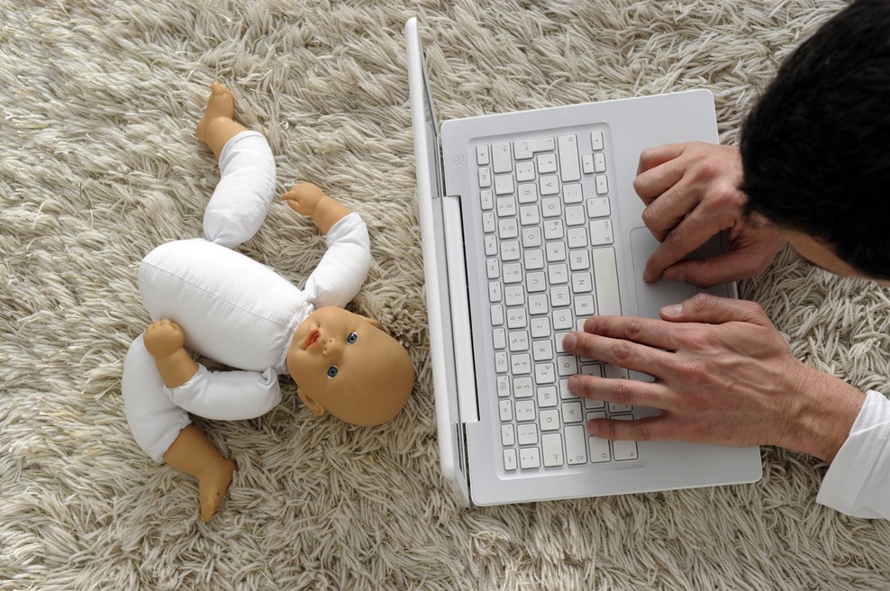 9. februar - dan varne rabe interneta! (foto: profimedia)