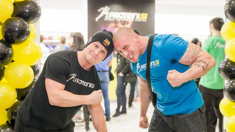 Tadej Bricelj in Denis Chorchyp znata zabavati navzoče.