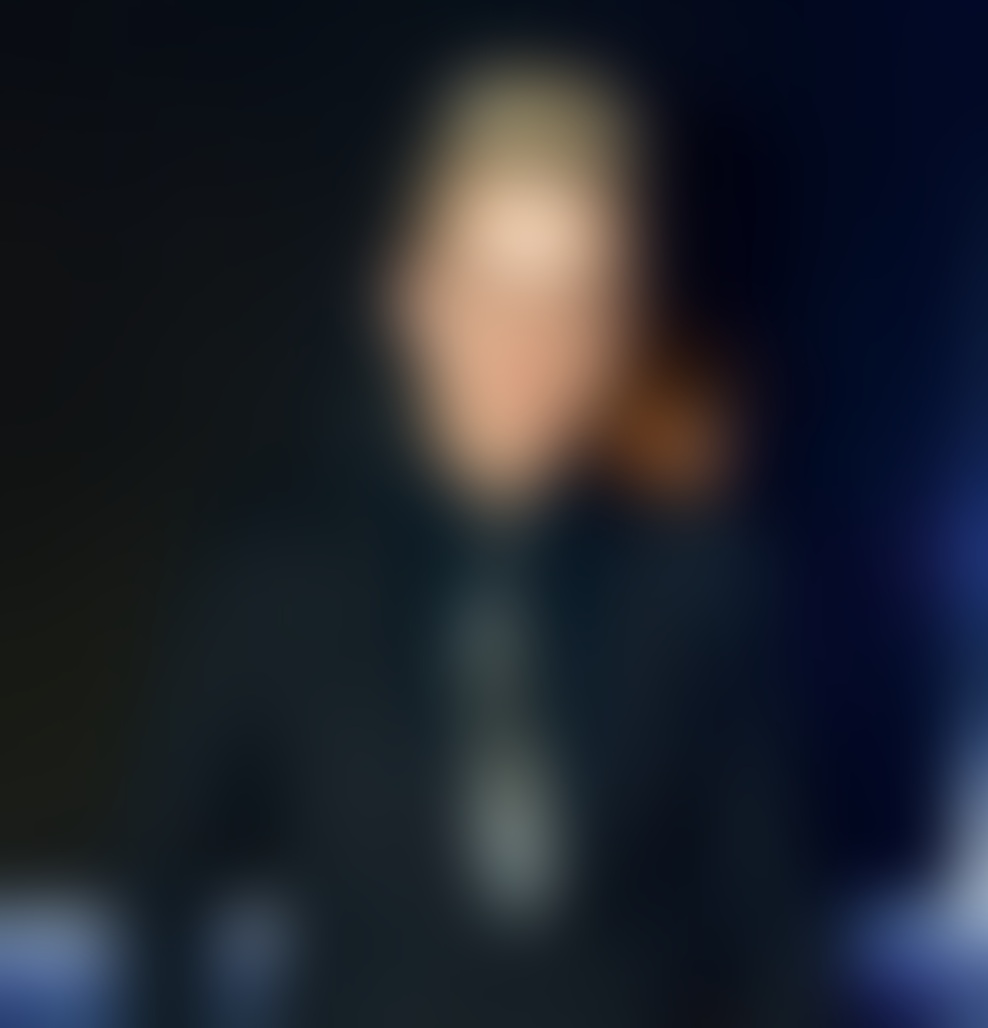 Ani Frece (mačjeljubka)
Ani je prava ljubiteljica hišnih ljubljenčkov in doma imajo kar nekaj živali. Njeno srce je osvojil predvsem maček Tom, ki pa je po njenem mnenju ne mara preveč. “Je zelo resen in ne dovoli, da silim vanj,” nam je povedala akademska glasbenica in priznala, da včasih rada z njim zapleše, sam pa nad njenimi plesnimi koraki ni najbolj navdušen.