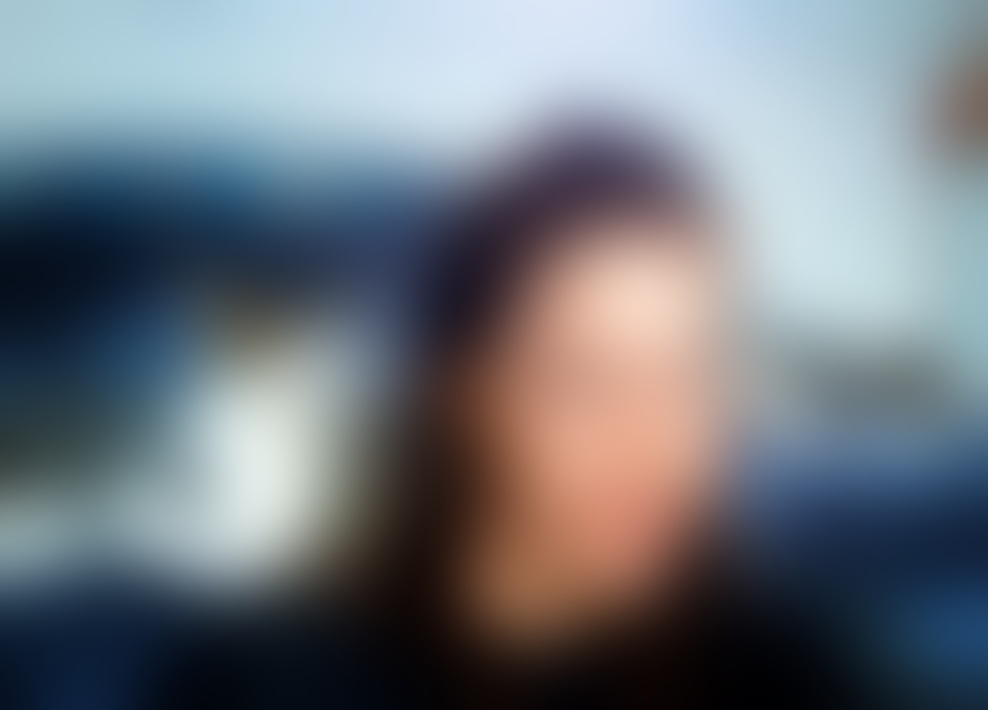 Ani Frece (mačjeljubka)
Ani je prava ljubiteljica hišnih ljubljenčkov in doma imajo kar nekaj živali. Njeno srce je osvojil predvsem maček Tom, ki pa je po njenem mnenju ne mara preveč. “Je zelo resen in ne dovoli, da silim vanj,” nam je povedala akademska glasbenica in priznala, da včasih rada z njim zapleše, sam pa nad njenimi plesnimi koraki ni najbolj navdušen.