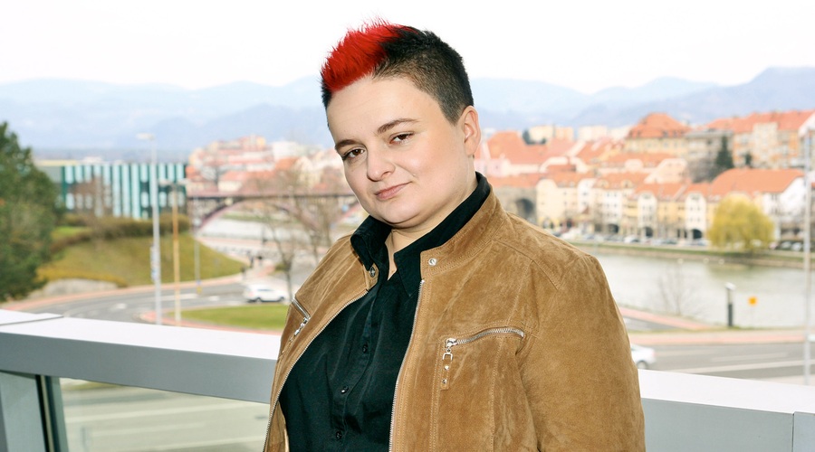 "Ko sem razmišljala, kaj si želim početi na svoj rojstni dan, sem ugotovila, da bi bila najraje na odru, kot že velikokrat prej!" (foto: MIMA)