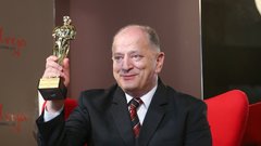 Direktor in ustanovitelj klinike Svjetlost dr. Nikica Gabrić s prestižno nagrado - oftamološkim Oskarjem.