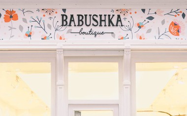Babushka - trgovina z nasmehom