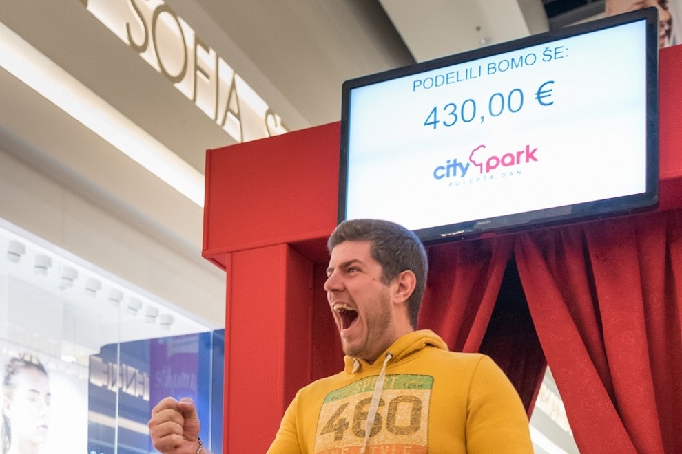 40 srečnežem so v Cityparku povrnili nakup v skupni vrednosti 1.500 evrov
