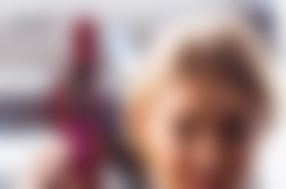 Drzni si in ustvari push up učinek! Nova maskara Falsies Push Up Drama z Maybelline New York