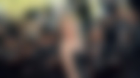 Judit Masco navdušuje z eleganco in lepoto