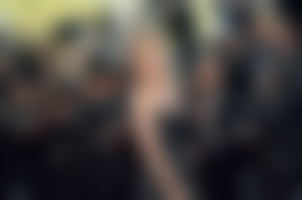 Judit Masco navdušuje z eleganco in lepoto