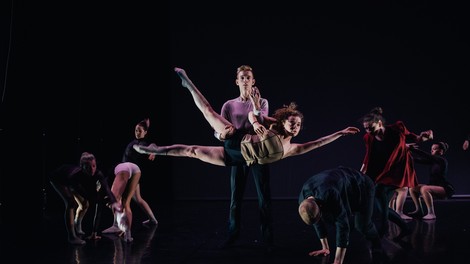 Plesna šola Kazina s predstavo Albedo dela premik v njeni zgodovini