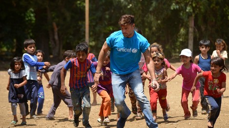 Ricky Martin obiskal otroke v Libanonu