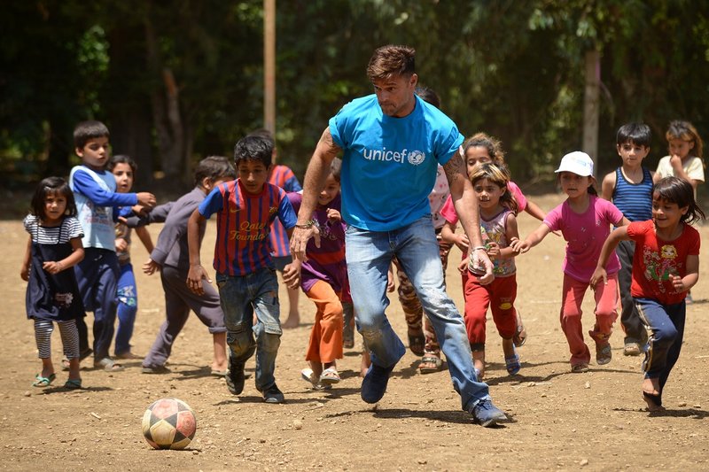 Ricky Martin obiskal otroke v Libanonu (foto: Choufany)