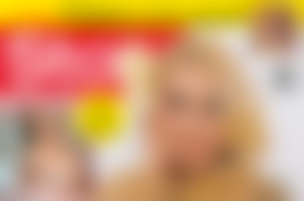 Reviji Story prilagamo darilo: Olje za sončenje Biobaza!