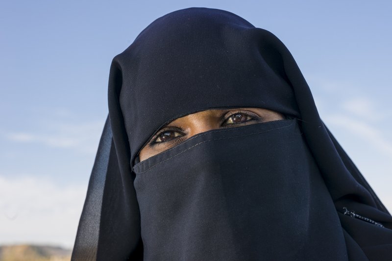 Resnična izpoved ženske, ki je odšla v Islamsko državo in pobegnila iz nje! (foto: profimedia)
