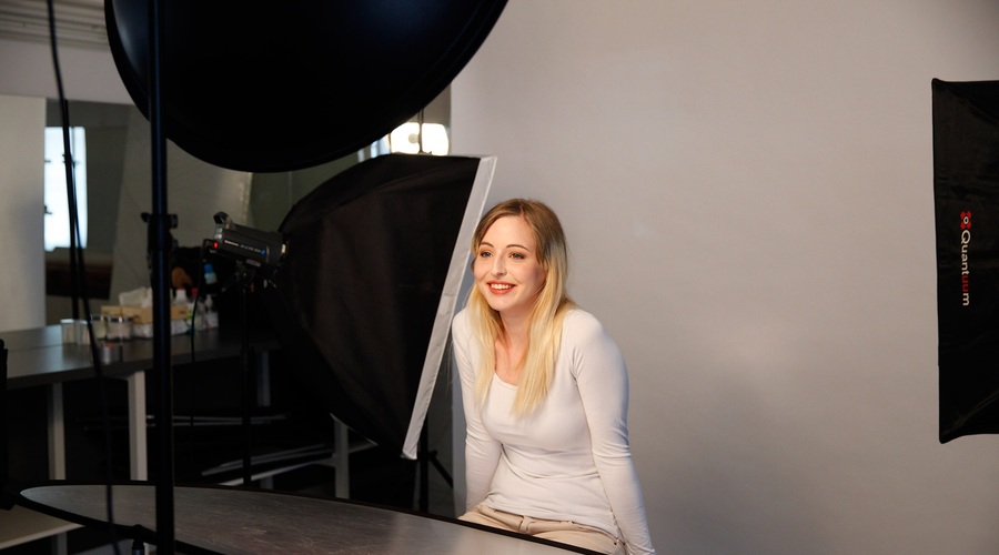 Veronika se je na fotografiranju počutila odlično. (foto: Helena Kermelj)