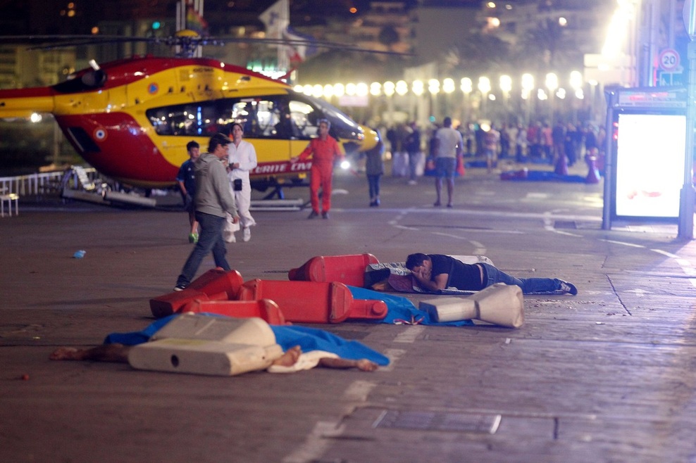 Svet je v šoku! Ni besed, s katerimi bi lahko razložili grozljivi teroristični napad v Nici!