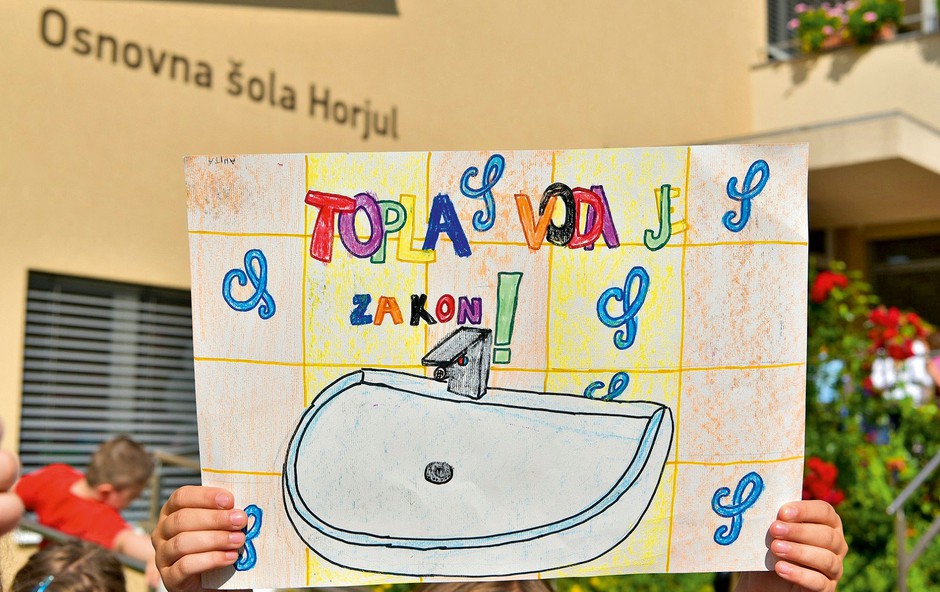 Osnovna šola Horjul: Po 40 letih do tople vode (foto: Robert Krumpak)