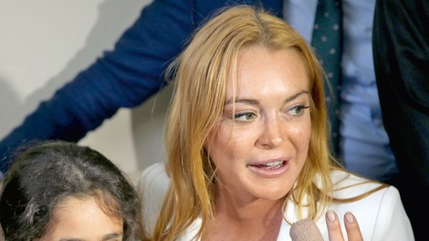 Lindsay Lohan je skoraj ostala brez prsta