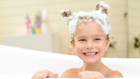 Se v naših šamponih tudi skrivajo alergeni ali celo hormonski motilci?