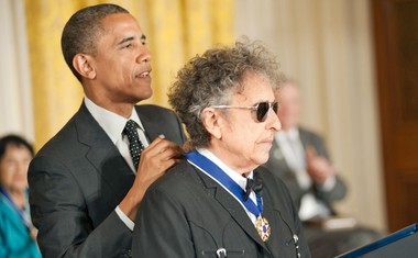 Bob Dylan: Prvi kantavtor z nobelovo nagrado!