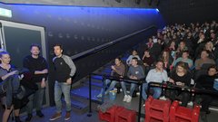 Satirična komedija Pr'Hostar razprodala premiero