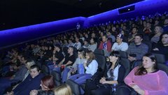 Satirična komedija Pr'Hostar razprodala premiero