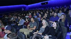 Satirična komedija Pr'Hostar razprodala premiero