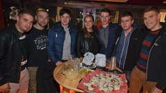 Satirična komedija Pr'Hostar razprodala premiero
