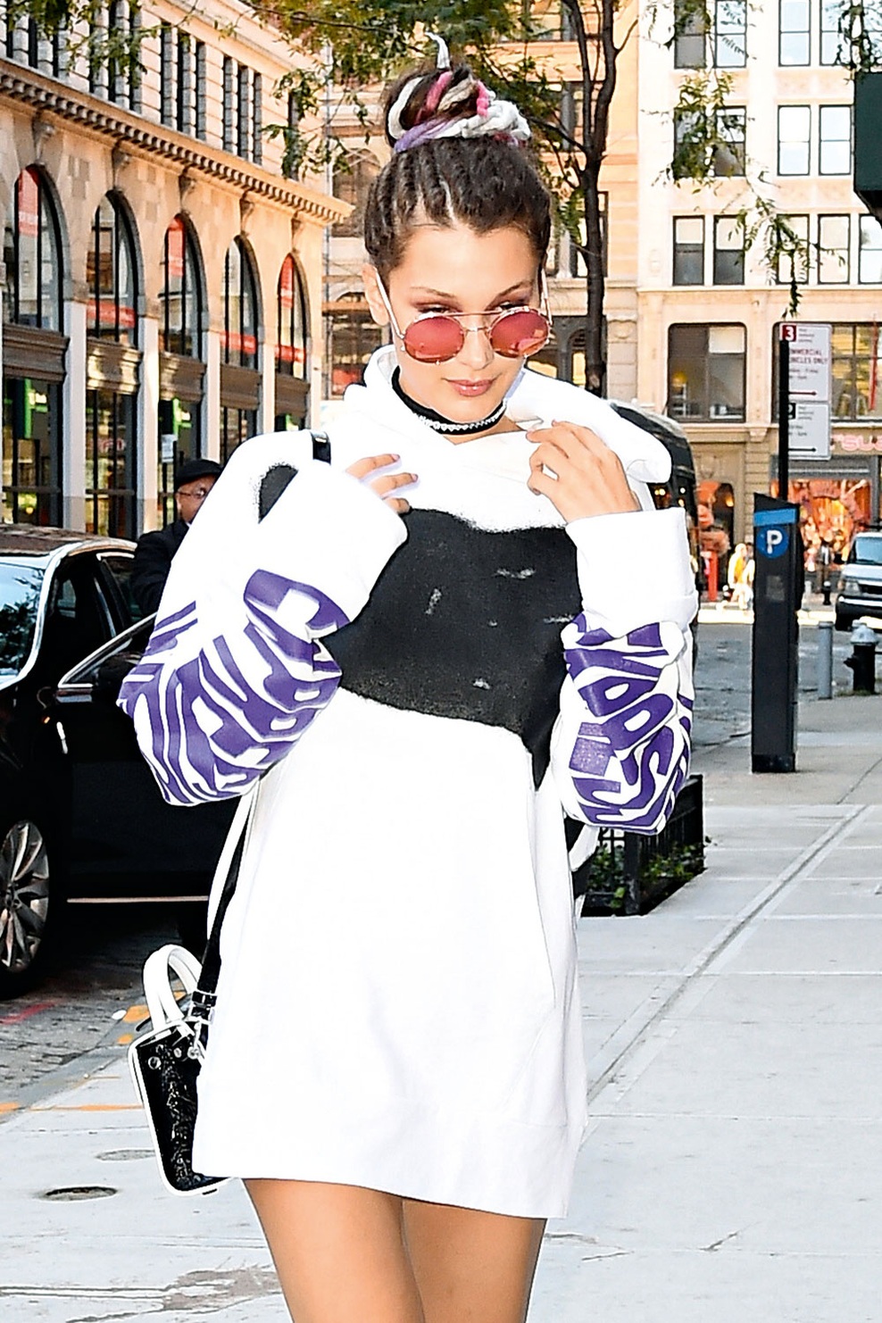 Model in manekenka Karlie Kloss se prav tako ni mogla upreti dredom, a le za potrebe modne revije modnega oblikovalca Marca Jacobsa.
