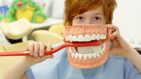 Zares znate pravilno ščetkati svoje zobe?