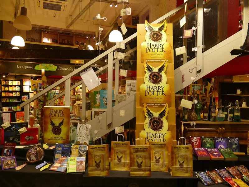 Osma knjiga Harry Potter in otrok prekletstva že v knjigarnah in na knjižnem sejmu! (foto: profimedia)