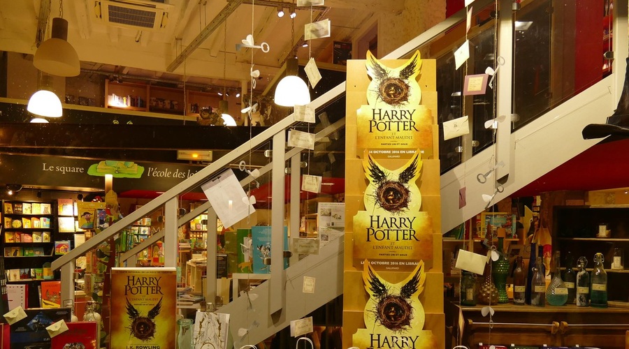 Osma knjiga Harry Potter in otrok prekletstva že v knjigarnah in na knjižnem sejmu! (foto: profimedia)