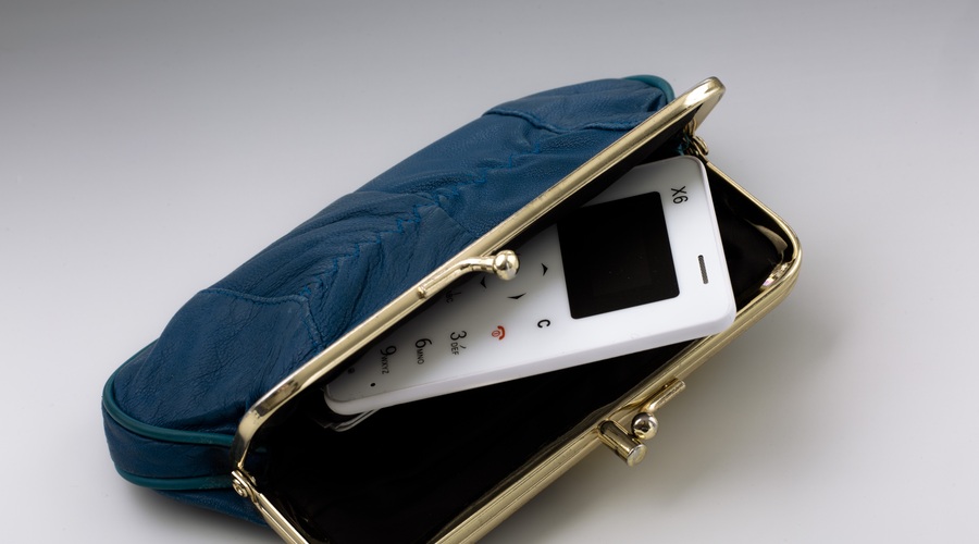iziPhone – nove dimenzije uživanja življenja (foto: Izi)