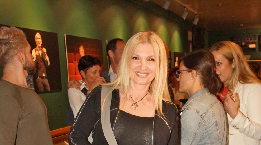 Helena Blagne je v centru Ljubljane nakupovala s stilistko (foto: Goran Antley)