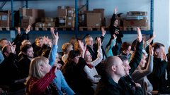 Ekskluzivna serija prvih 500 novih Ponyjev že na voljo na spletu