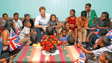 Princ Harry je obiskal zlorabljene, zanemarjene in revne otroke