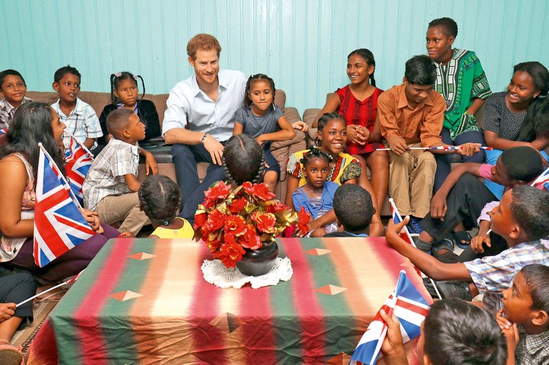 Princ Harry je obiskal zlorabljene, zanemarjene in revne otroke (foto: Profimedia)