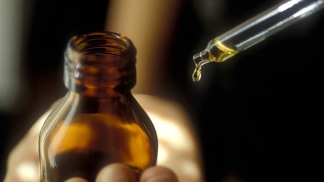 10 eteričnih olj, zaradi katerih boste obiske v lekarnah zmanjšali na minimum!