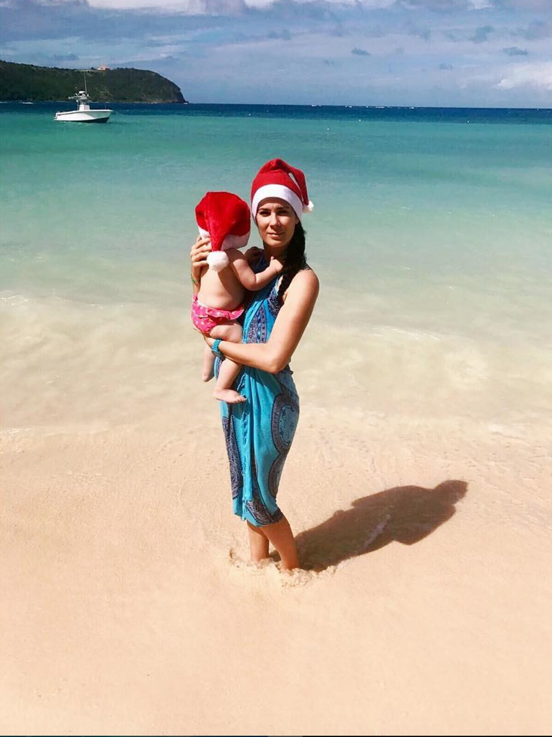 Lepa radjika je s partnerjem in hčerkico Vilo praznike preživela v karibskem morju, natančneje na otočju Sveti Vincencij in Grenadine. (foto: Instagram)