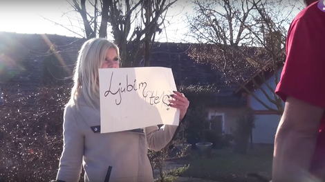 Video, s katerim je Eva Cimbola ganila svojo družino