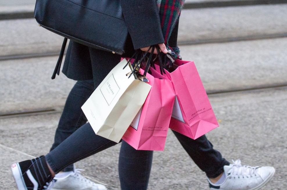 Veliko trgovcev vztraja pri zimskih razprodajah, cene pa so rado znižane tudi do 50 odstotkov! (foto: profimedia)