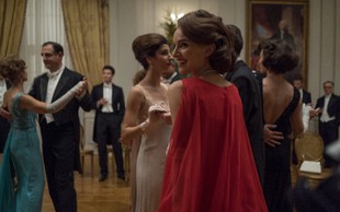 Natalie Portman zablestela v vlogi Jackie Kennedy Onassis