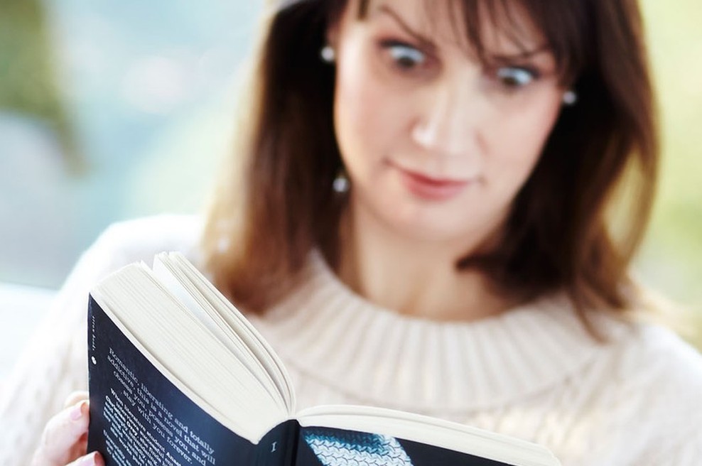 Knjige za samopomoč in erotična literatura spodbujajo pri ženskah željo po ljubezni in seksualno poželenje! (foto: profimedia)