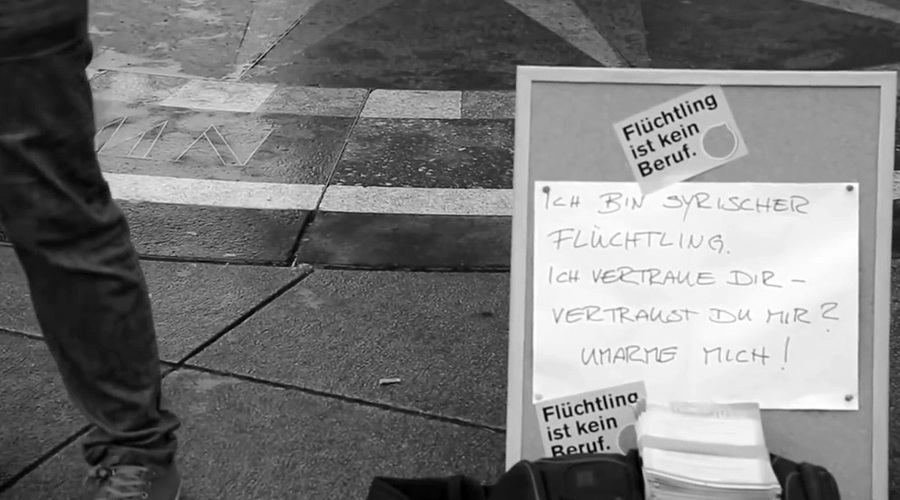Sirski begunec v Berlinu spisal knjigo o svoji izkušnji z Nemci (foto: profimedia)