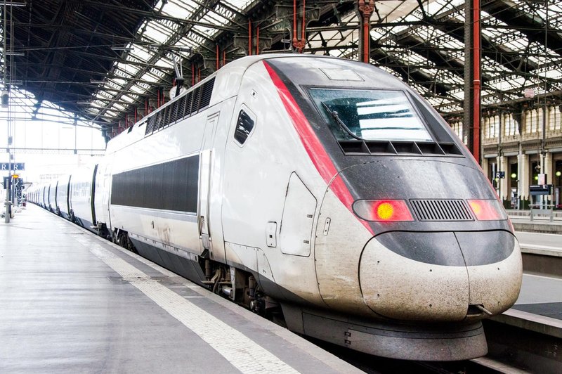 Francija: Medtem ko je mladi par skočil ven na cigaret, je vlak z otrokom odpeljal! (foto: profimedia)