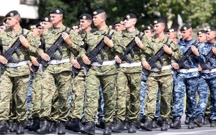 Na Hrvaškem razmišljajo o vnovični uvedbi obveznega vojaškega roka