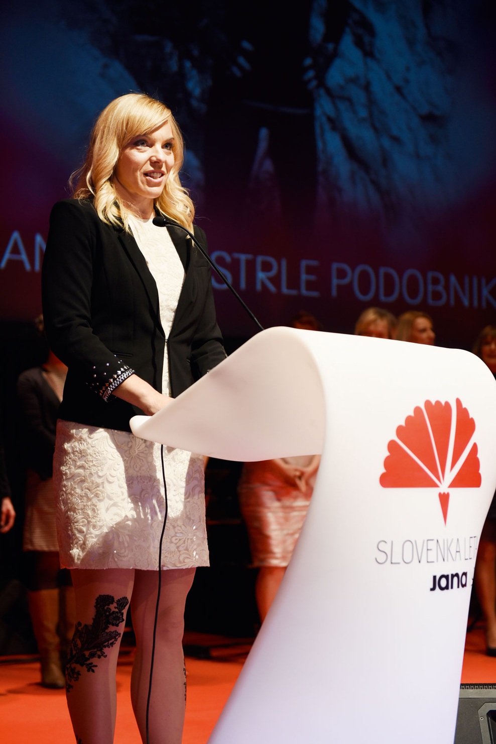 Podelitev Slovenka leta 2016 je bil letos pravzaprav ženski večer s sporočilom