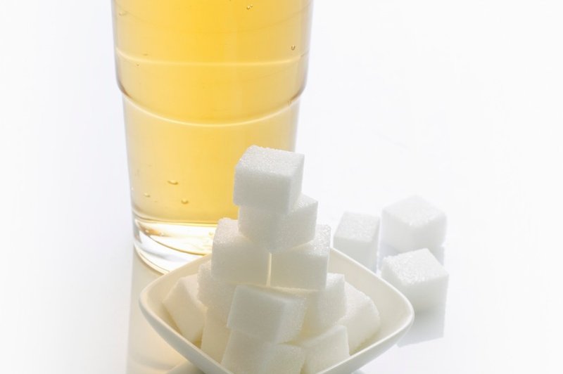 Proizvajalci brezalkoholnih pijač bodo do 2020 za 10% znižali vsebnost sladkorja v pijačah! (foto: profimedia)