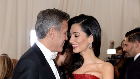 Zakonca Clooney pričakujeta dvojčka